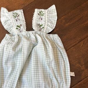 NEW GREEN & WHITE SEERSUCKER ROMPER 9-12 months